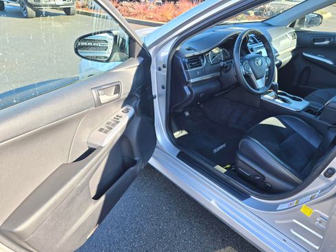 Used 2012 Toyota Camry SE image 26