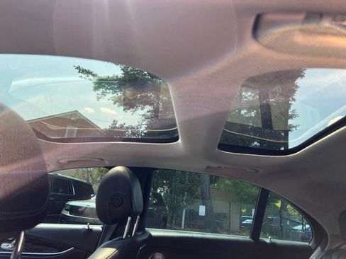 Used 2018 Mercedes-Benz E 300 4MATIC w/ Premium 2 Package (Q02) image 9