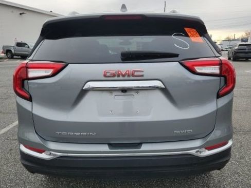 Used 2024 GMC Terrain SLT image 6