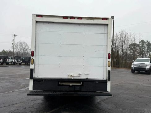 Used 2000 GMC Savana 3500 image 8