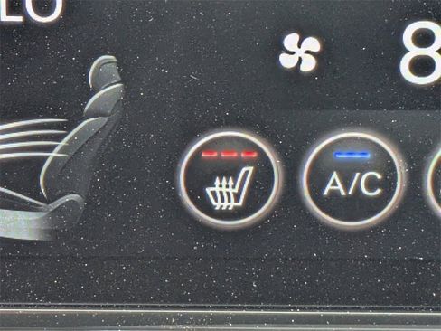 Used 2025 Genesis G70 2.5T image 24