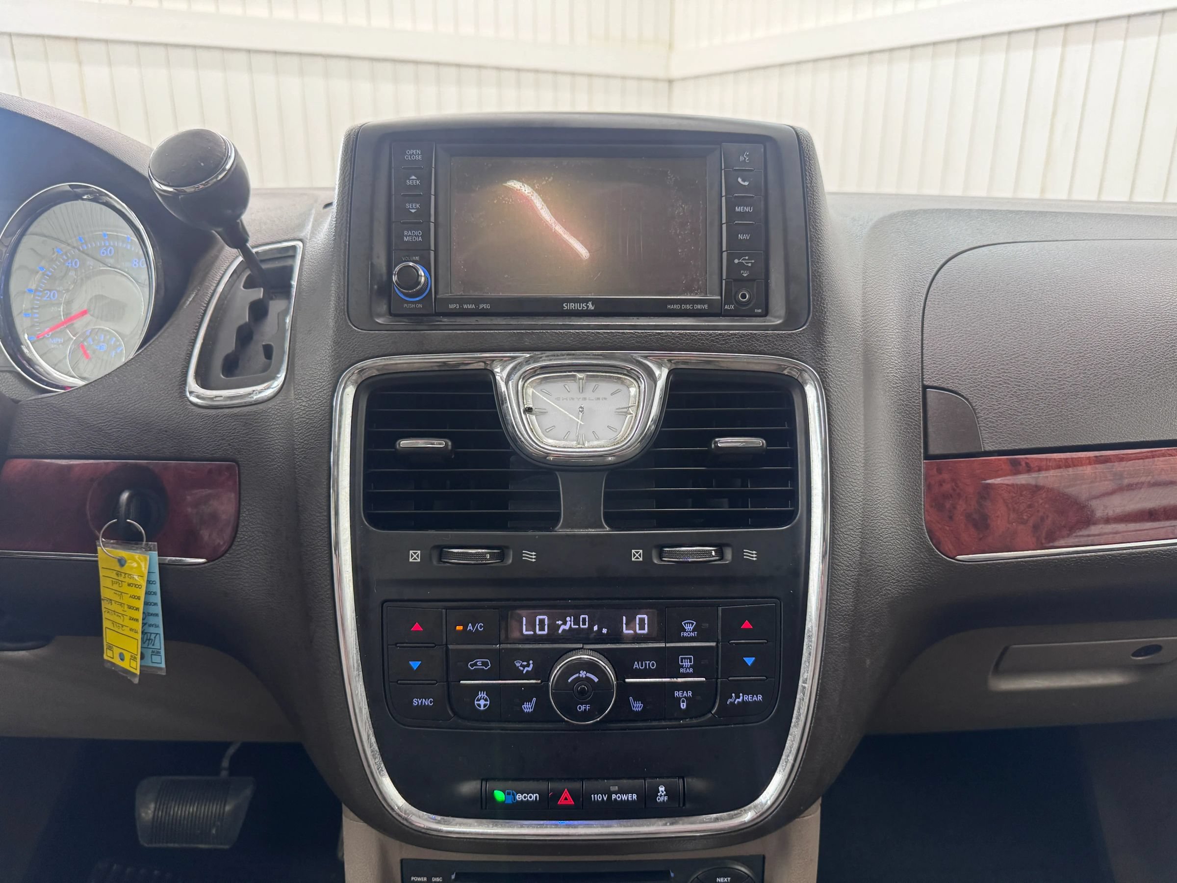Used 2012 Chrysler Town & Country Limited FWD image 19