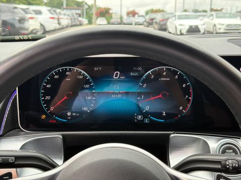 Used 2021 Mercedes-Benz GLB 250 4MATIC w/ Premium Package image 27