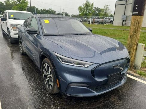 Used 2021 Ford Mustang Mach-E Premium image 4