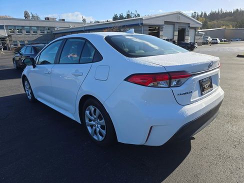 Used 2024 Toyota Corolla LE FWD image 6