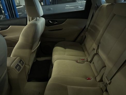 Used 2015 Nissan Rogue SV image 8