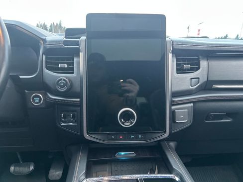 Certified 2023 Ford Expedition Max Platinum image 26