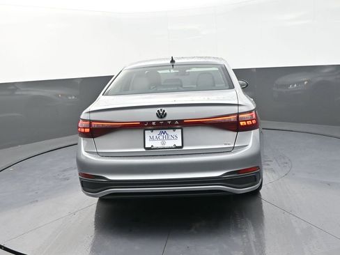 New 2026 Volkswagen Jetta SE FWD image 9