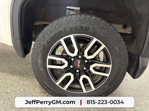 Used 2021 GMC Sierra 1500 AT4 w/ AT4 Premium Package AWD/4WD image 34