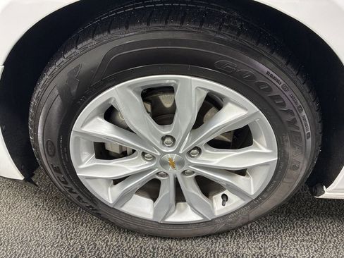 Used 2025 Chevrolet Malibu LT image 8