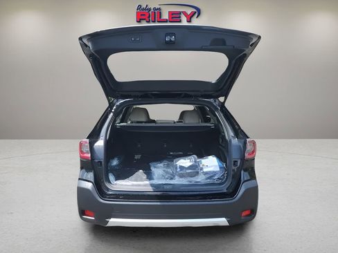 Used 2025 Subaru Outback Limited image 17