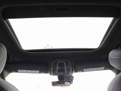 New 2025 Jeep Grand Cherokee 4WD image 19