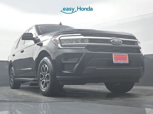 Used 2024 Ford Expedition XLT image 28