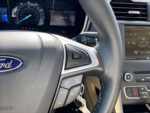 Used 2016 Ford Fusion SE w/ Equipment Group 202A image 24