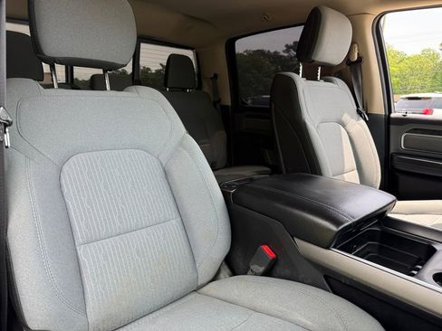 Used 2019 RAM 1500 Big Horn RWD image 18