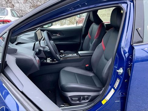 Used 2026 Toyota Prius XSE image 9