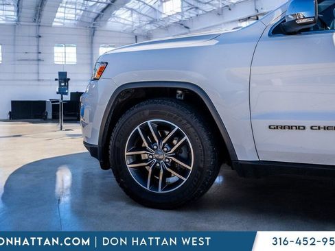 Used 2019 Jeep Grand Cherokee Limited image 34