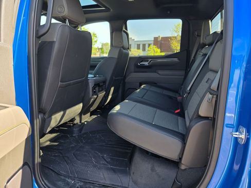 Used 2025 Chevrolet Silverado 1500 ZR2 w/ Technology Package image 27