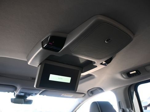 Used 2024 Honda Odyssey Elite image 11