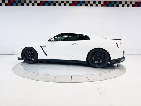Used 2014 Nissan GT-R Black Edition AWD/4WD image 38