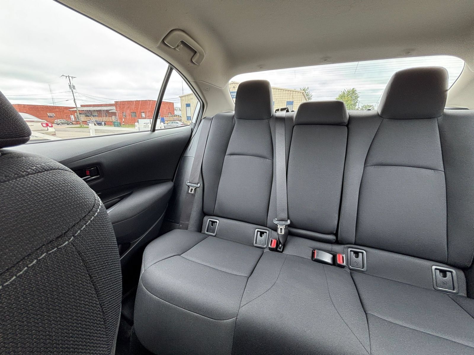 Used 2025 Toyota Corolla LE FWD image 36