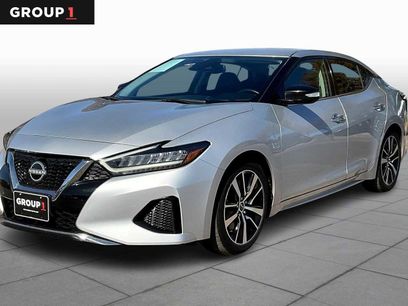 Used 2023 Nissan Maxima SV w/ Floor Mat Group