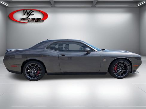 Used 2022 Dodge Challenger R/T Scat Pack w/ Driver Convenience Group RWD image 2