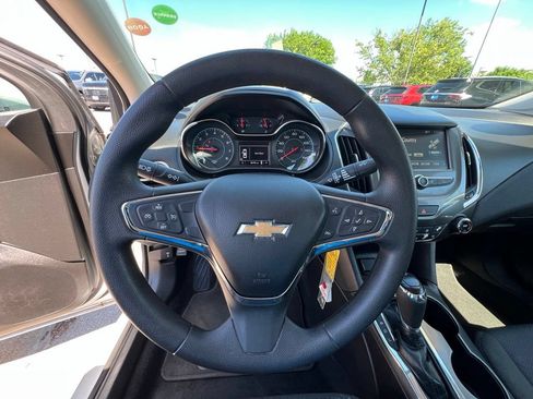 Used 2018 Chevrolet Cruze LT FWD image 37
