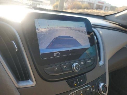 Used 2022 Chevrolet Malibu LT image 24