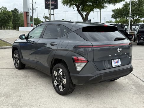 Used 2025 Hyundai Kona SEL image 5