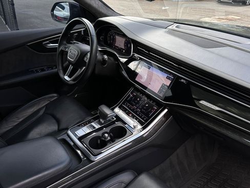 Used 2019 Audi Q8 Prestige w/ Luxury Package AWD/4WD image 34