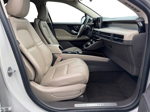 Used 2021 Lincoln Corsair FWD image 15