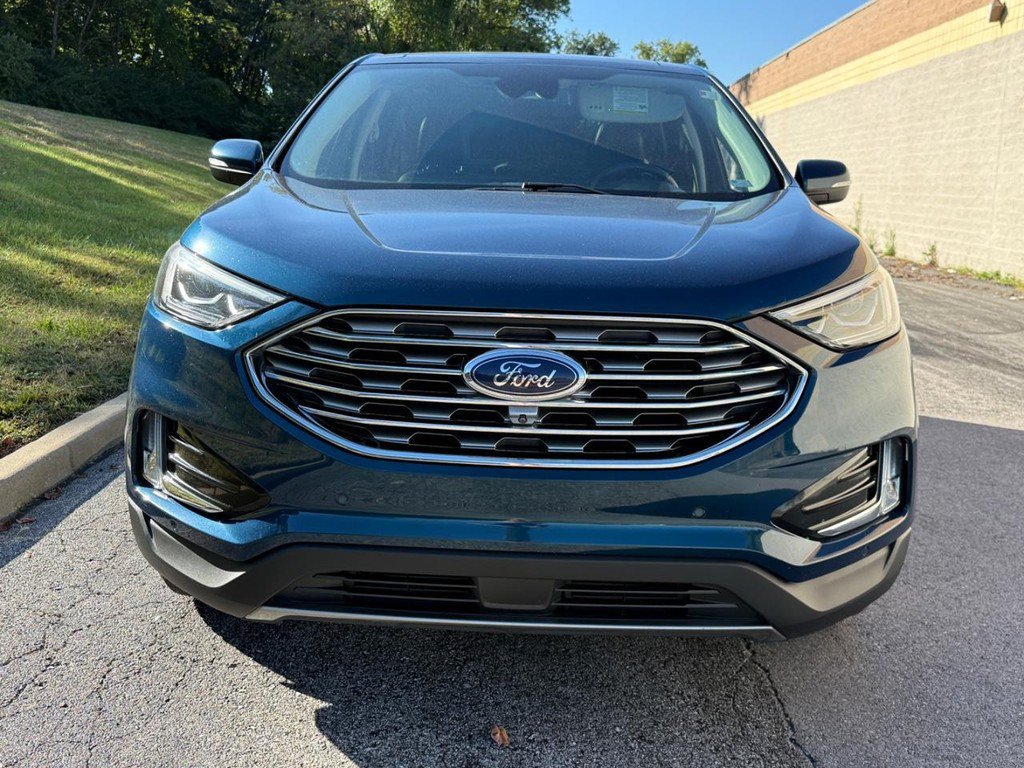 Used 2020 Ford Edge Titanium w/ Equipment Group 301A AWD/4WD image 8
