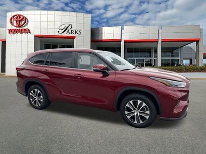 Used 2023 Toyota Highlander XLE