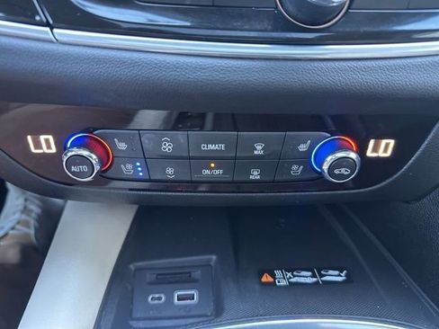 Used 2022 Buick Enclave Avenir w/ Avenir Technology Package image 18