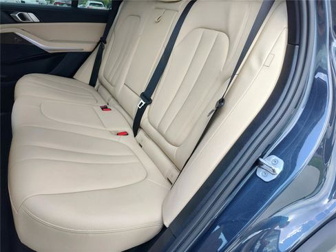 Used 2022 BMW X5 xDrive40i w/ Parking Assistance Package image 27