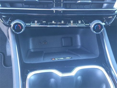 New 2026 Chevrolet Traverse LT image 23