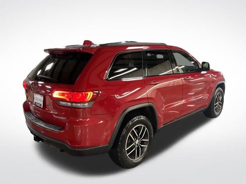 Used 2017 Jeep Grand Cherokee Trailhawk image 5