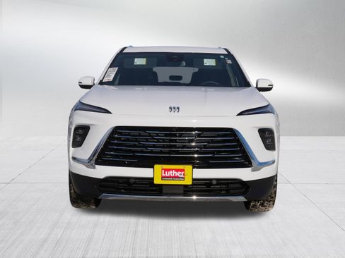 Used 2025 Buick Enclave Preferred image 2