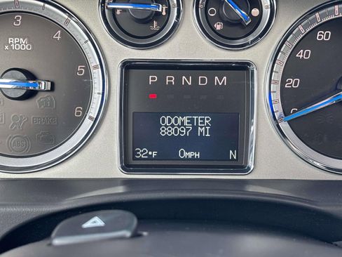 Used 2014 Cadillac Escalade Premium image 20