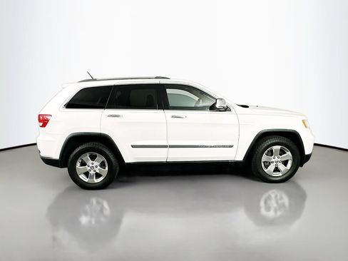 Used 2011 Jeep Grand Cherokee Limited w/ Trailer Tow Group AWD/4WD image 9