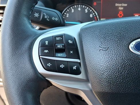 Certified 2023 Ford Explorer XLT w/ Equipment Group 202A AWD/4WD image 24