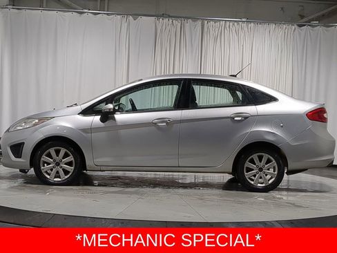 Used 2013 Ford Fiesta SE image 11