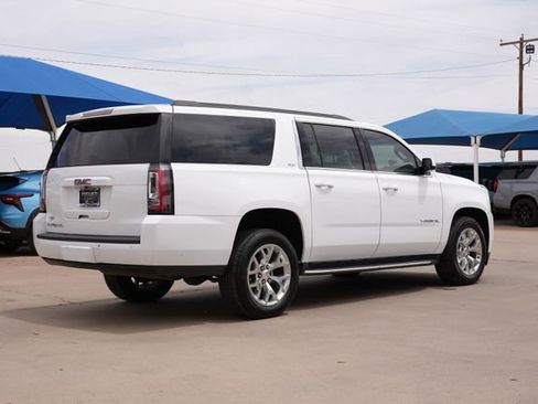 Used 2020 GMC Yukon XL SLT w/ Open Road Package RWD image 3