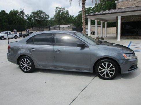 Used 2016 Volkswagen Jetta SE FWD image 18