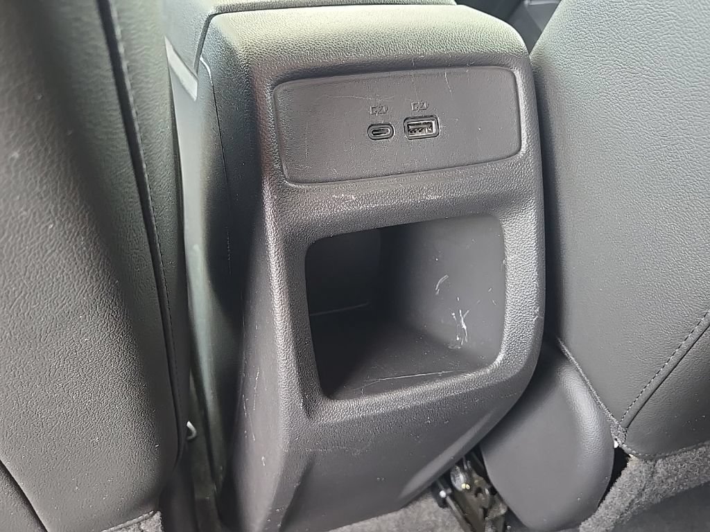 Certified 2025 Chevrolet Trax LT FWD image 34