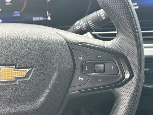 Certified 2025 Chevrolet Trax LT image 26