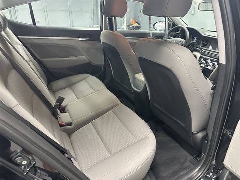 Used 2019 Hyundai Elantra SEL FWD image 12