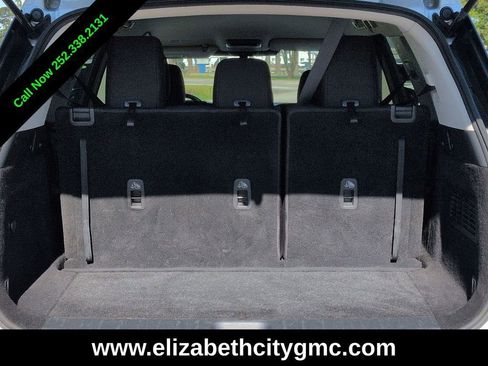 Used 2022 Nissan Pathfinder SV AWD/4WD image 14