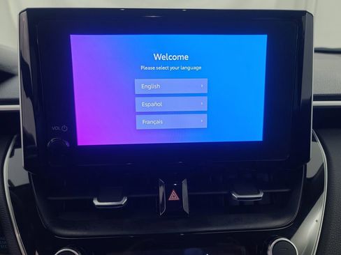 Used 2025 Toyota Corolla Cross XLE image 32